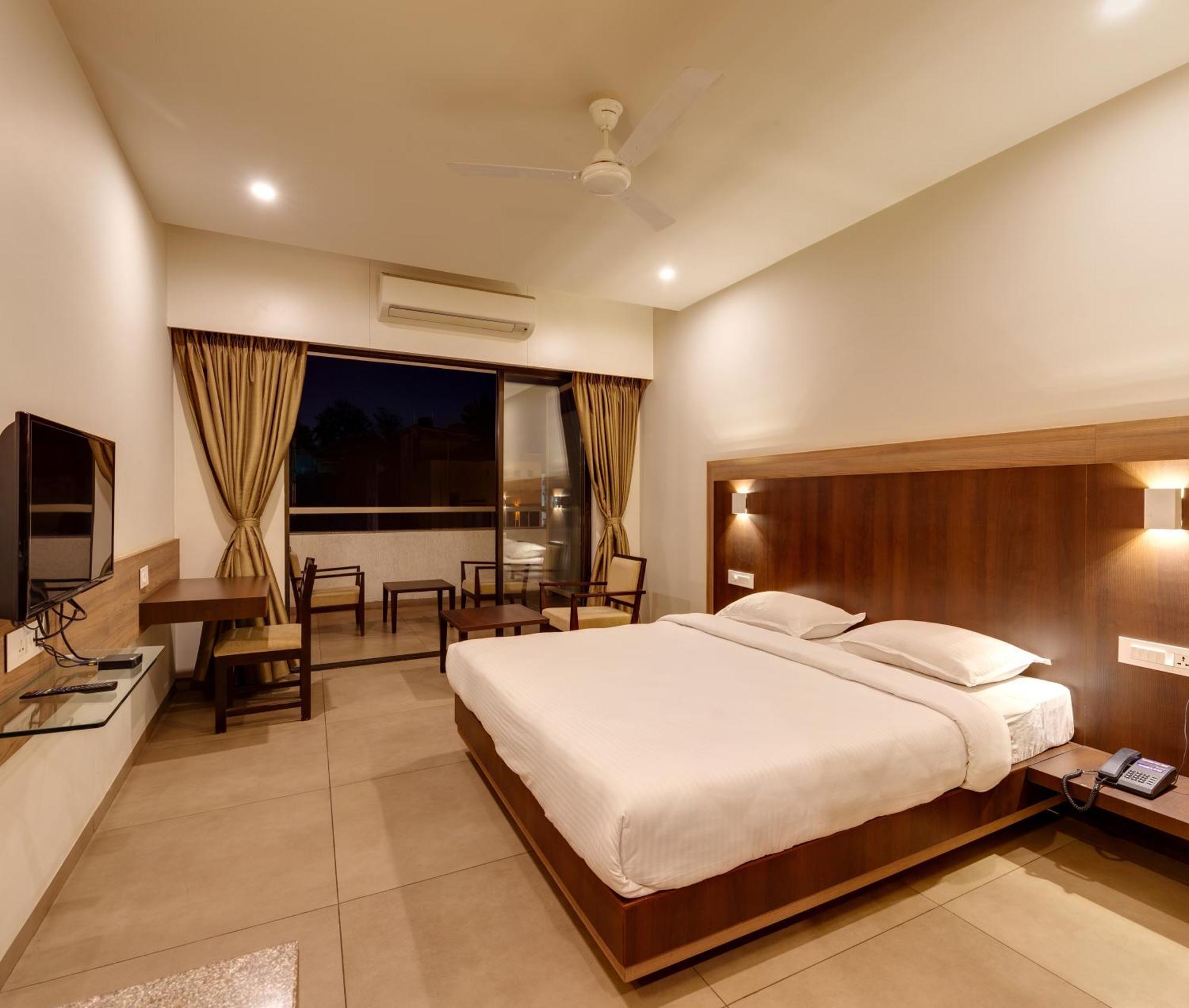 Hotel Classic Mid Town, Kolhapur Luaran gambar