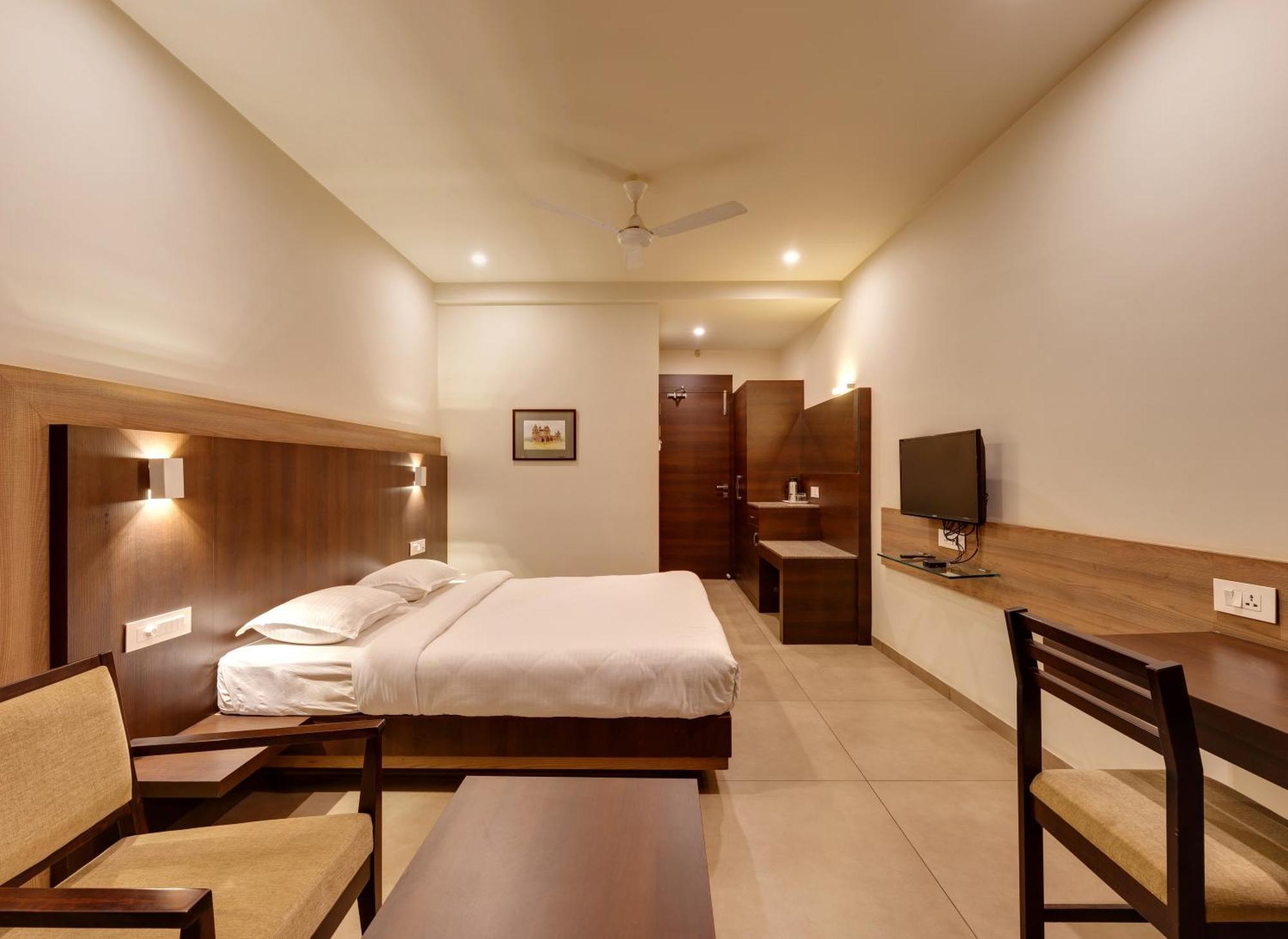 Hotel Classic Mid Town, Kolhapur Luaran gambar