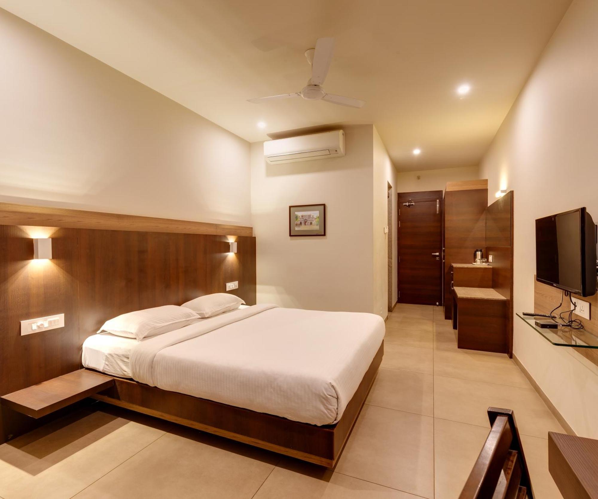 Hotel Classic Mid Town, Kolhapur Luaran gambar