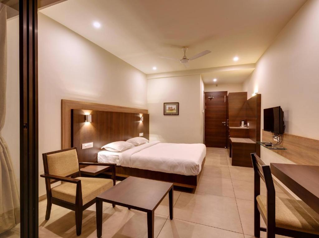 Hotel Classic Mid Town, Kolhapur Luaran gambar