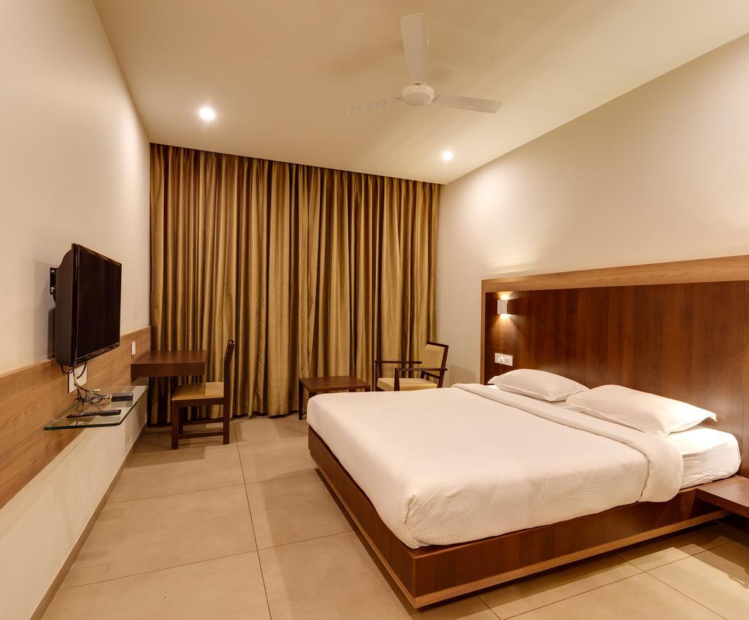 Hotel Classic Mid Town, Kolhapur Luaran gambar