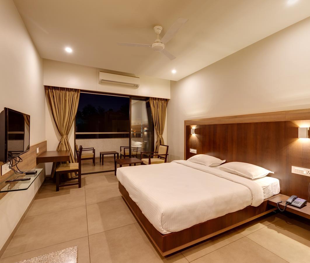 Hotel Classic Mid Town, Kolhapur Luaran gambar
